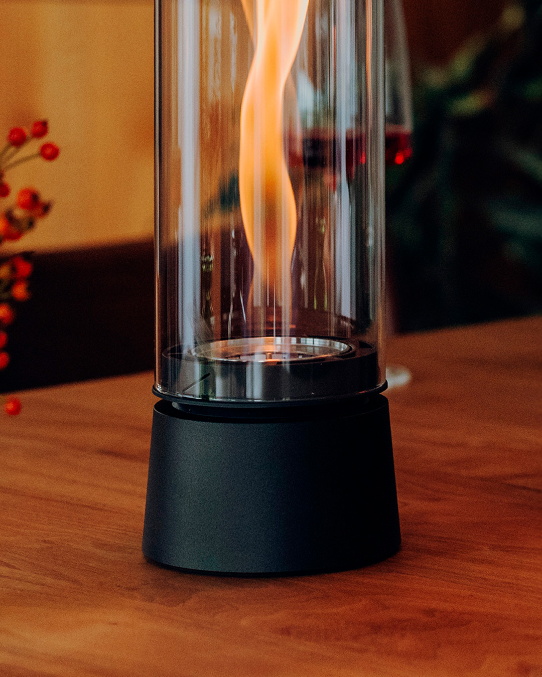 Dekorativ biopejs med roterende flamme