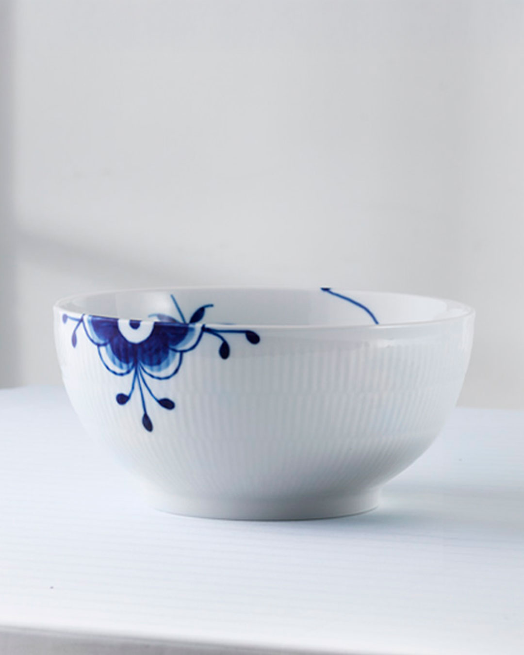 Elegant skål i klassisk og moderne design - 21 cm