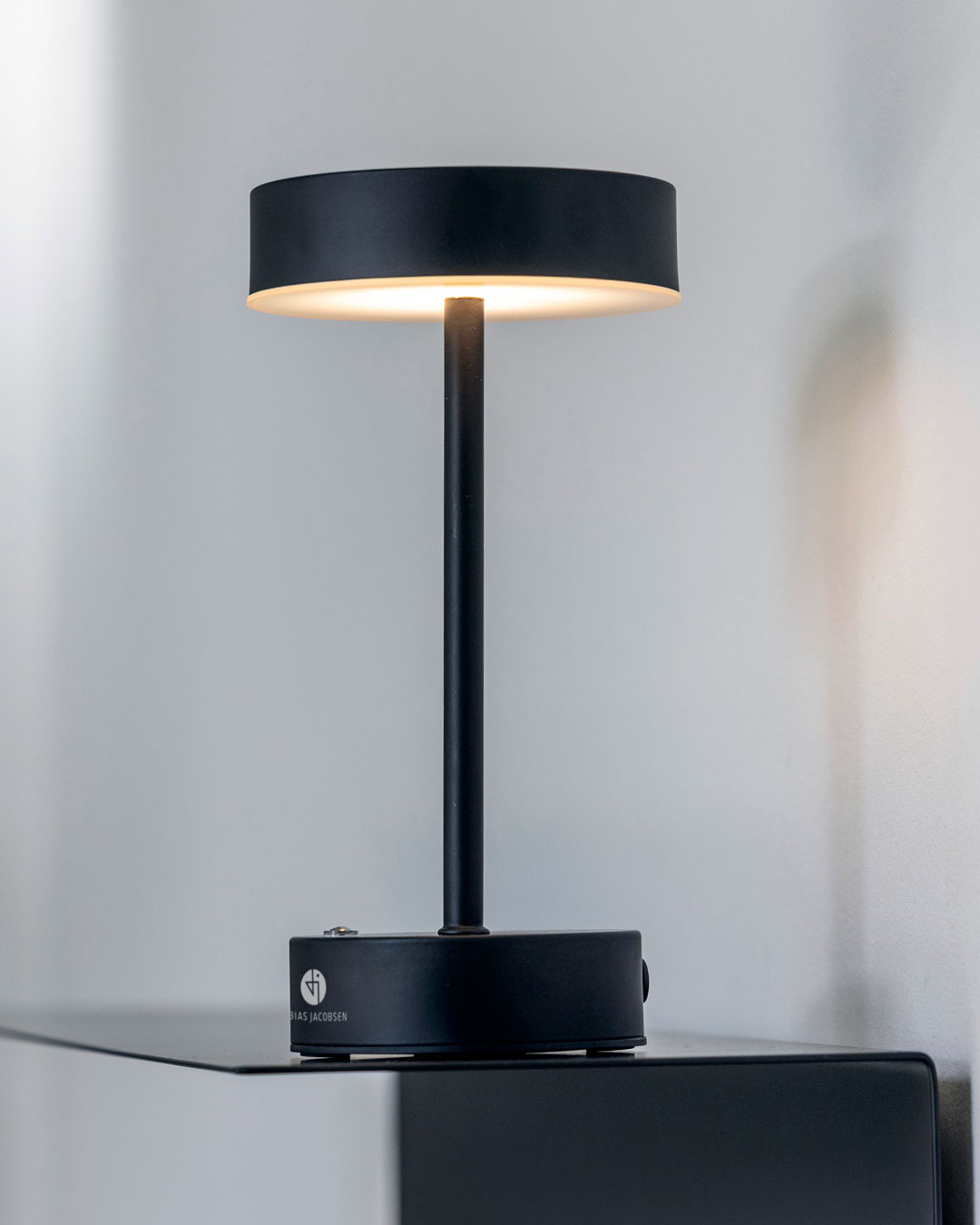 Ledningsfri bordlampe i elegant design