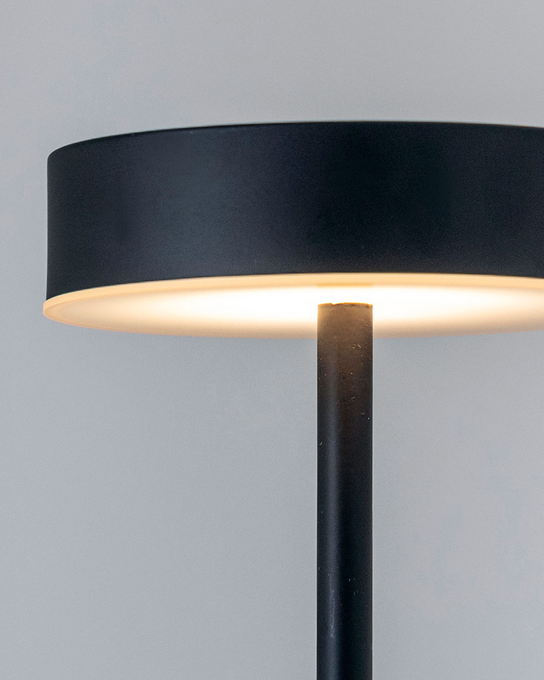 Ledningsfri bordlampe i elegant design