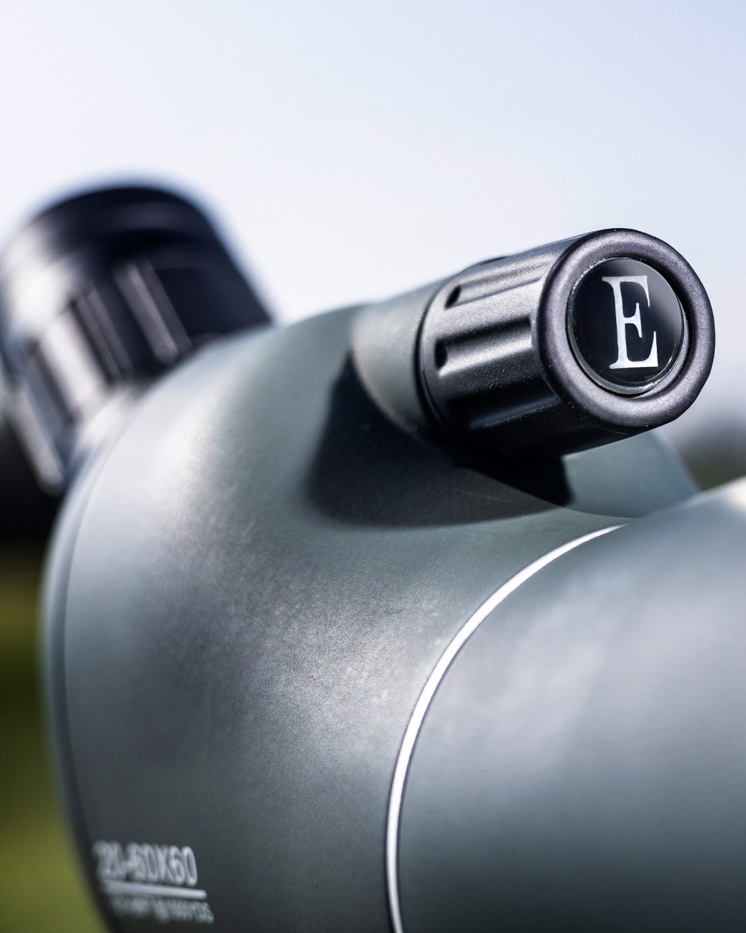 Udsigtskikkert med kraftig zoom og tripod