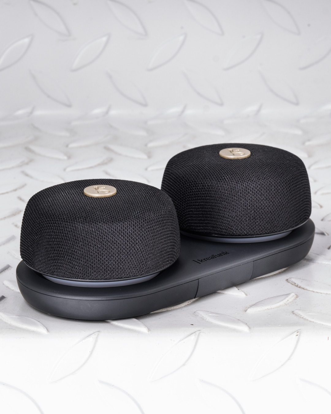 Trådløs stereo med smart opladning