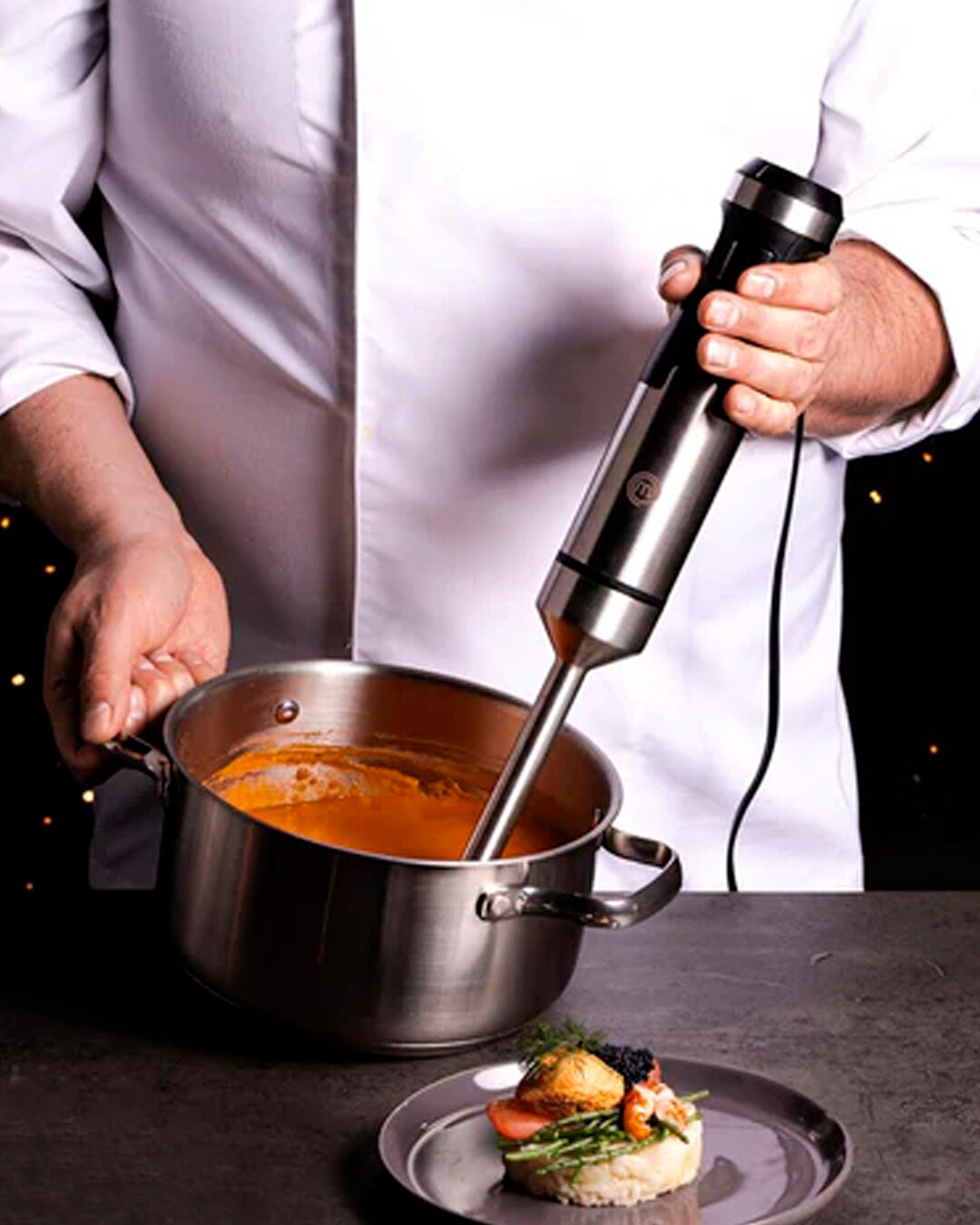 Kraftfull stavmixer i kompakt design