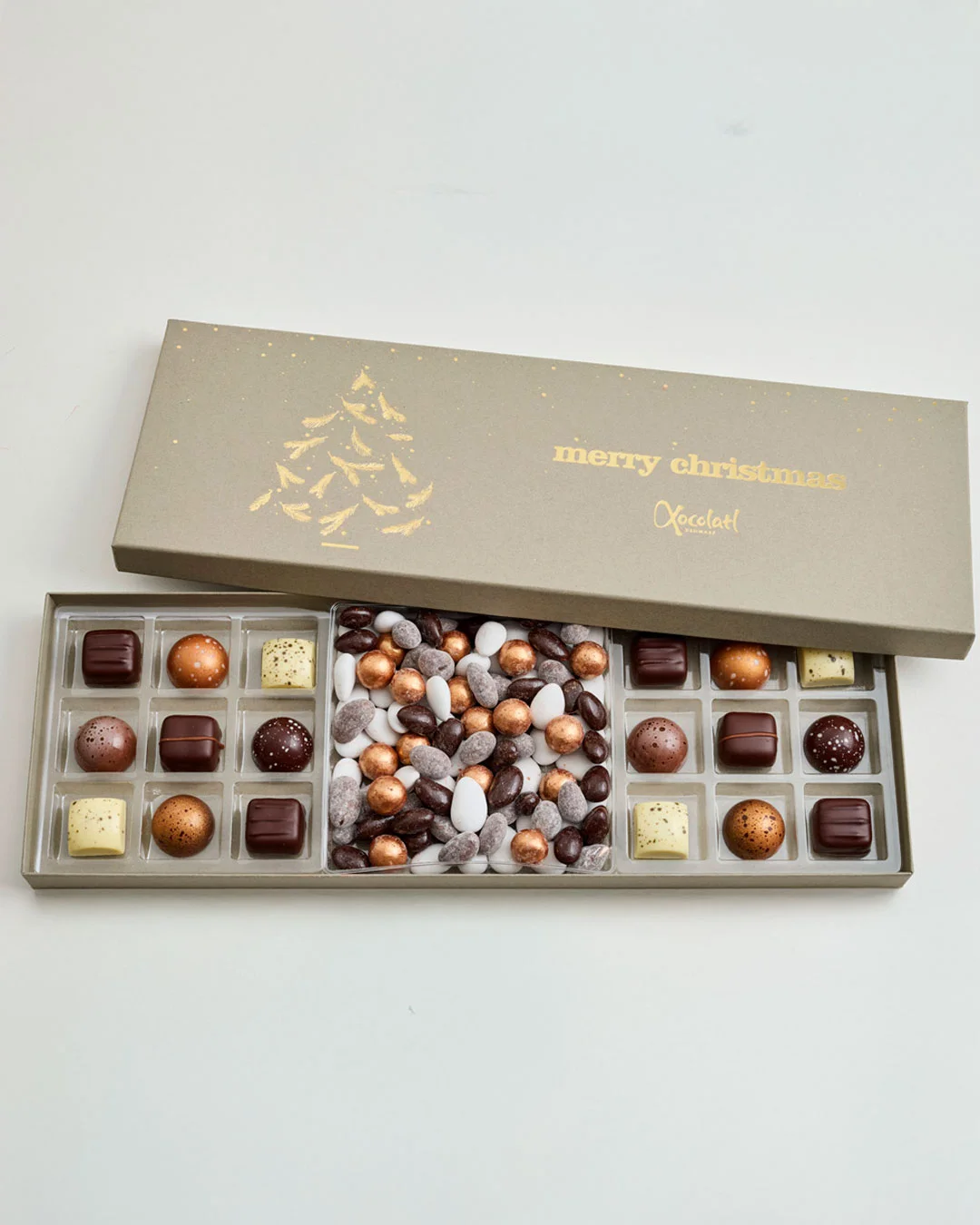Stor gaveæske med eksklusiv chokolade - 365 g