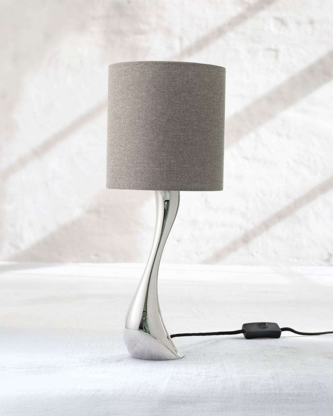 Elegant Cobra bordlampe - 40,5 cm