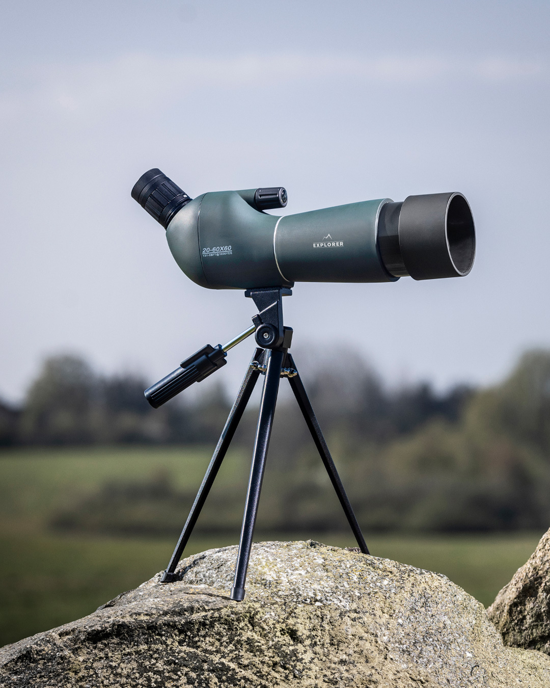 Udsigtskikkert med kraftig zoom og tripod