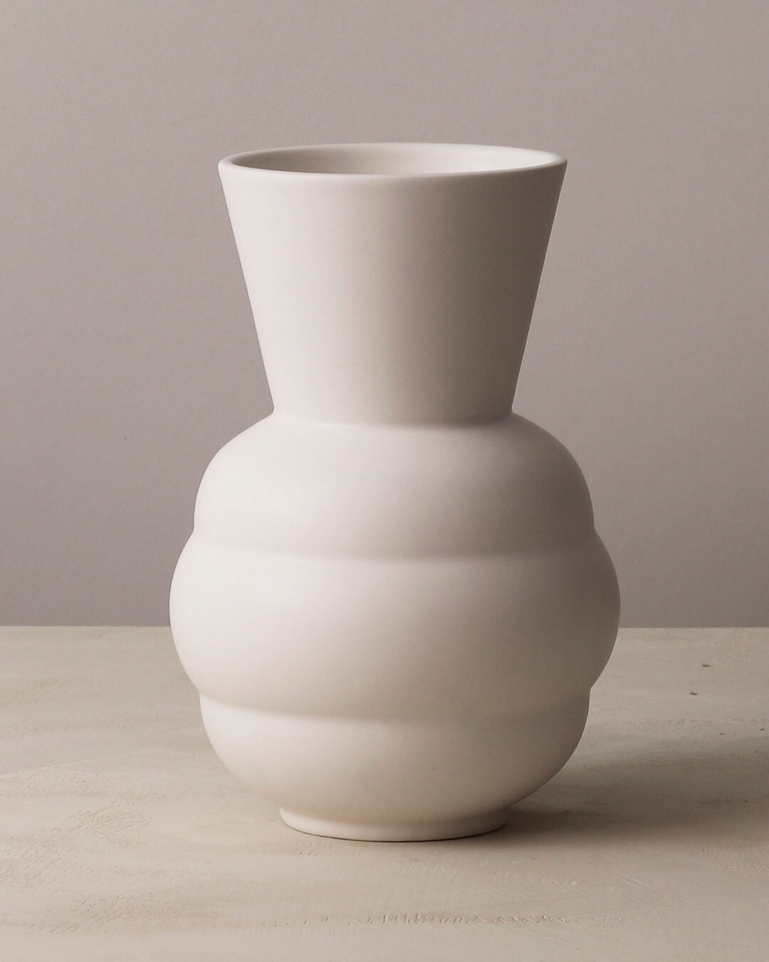 Skulptural vas i tidlös design