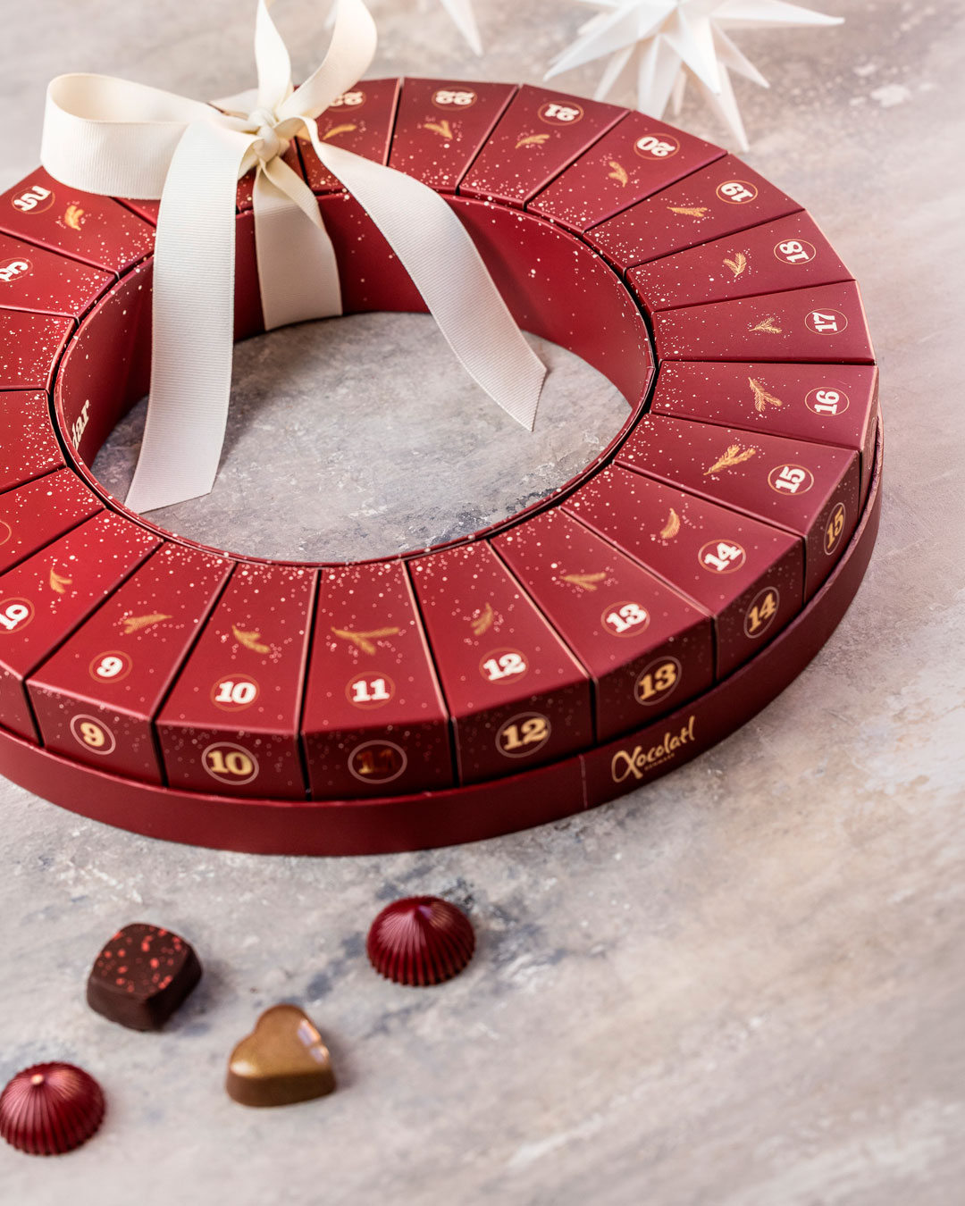 Rund julekalender med chokolade til 2 - 450 g