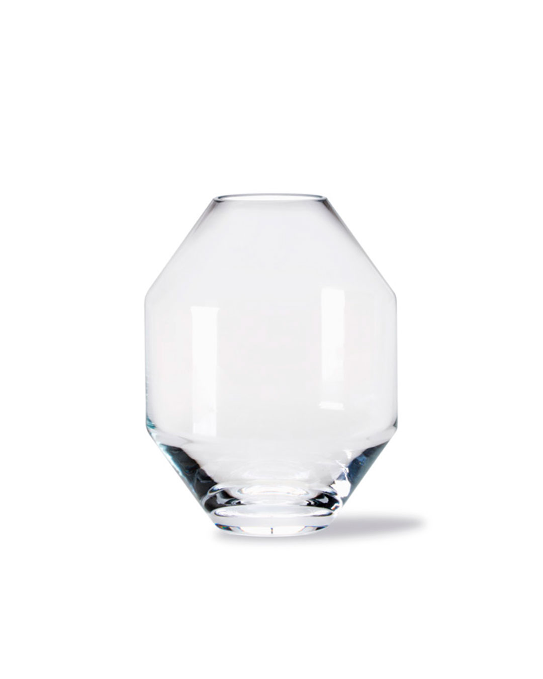 Elegant glasvase med skulpturelt udtryk