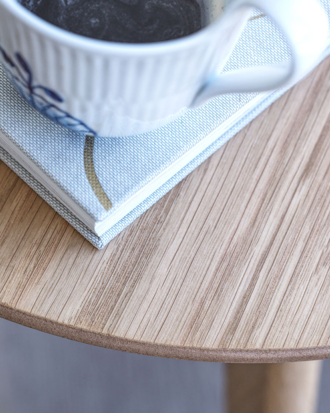 Elegant og alsidigt sofa- eller sidebord