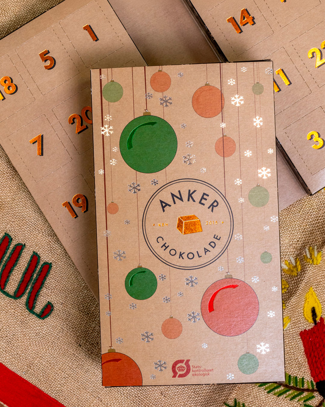 Julekalender med håndlavet luksuschokolade - 260 g