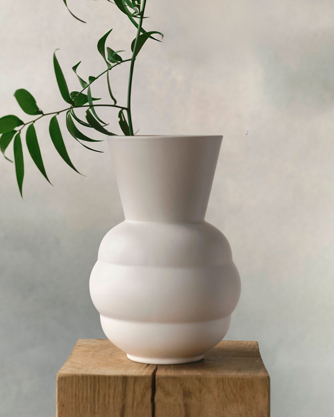 Skulptural vas i tidlös design