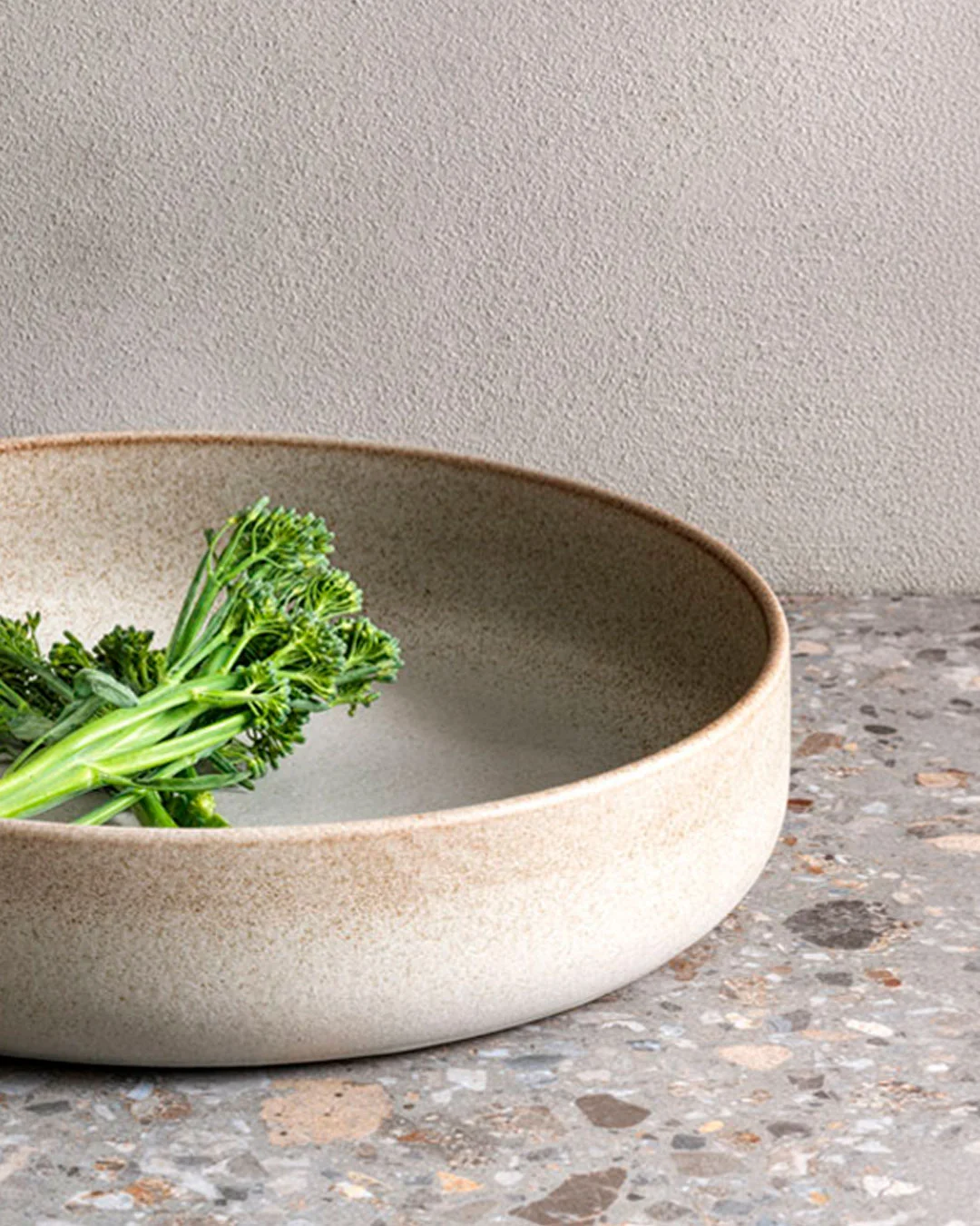 Elegant serveringsskål i nordisk stil