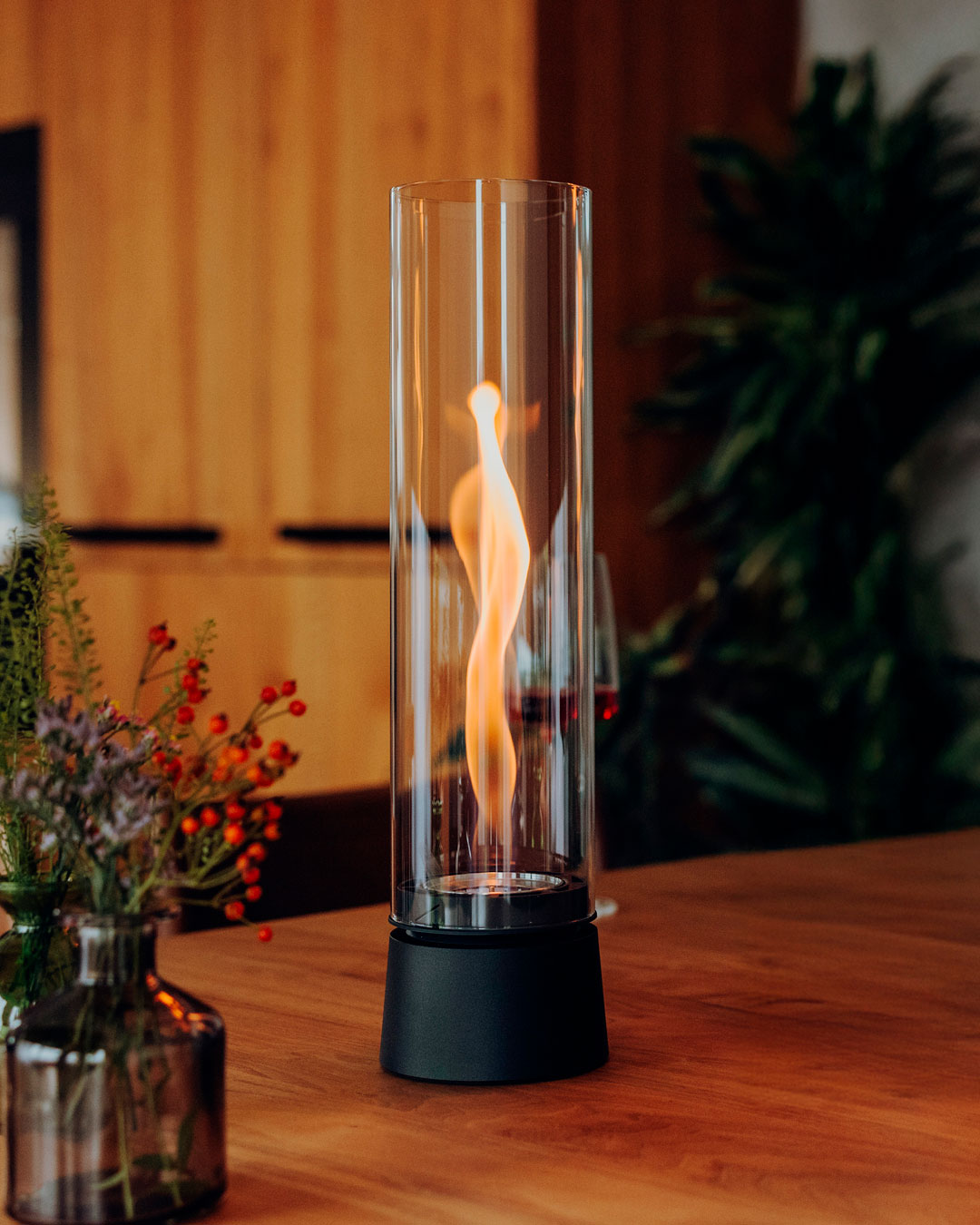 Dekorativ biopejs med roterende flamme