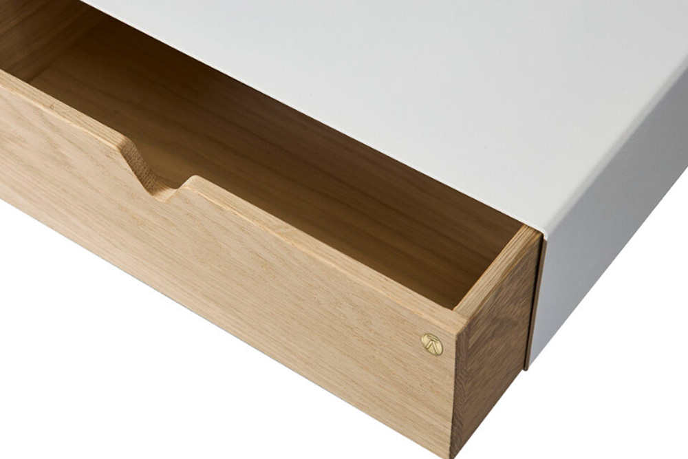 Elegant Keep Shelf med integreret skuffe