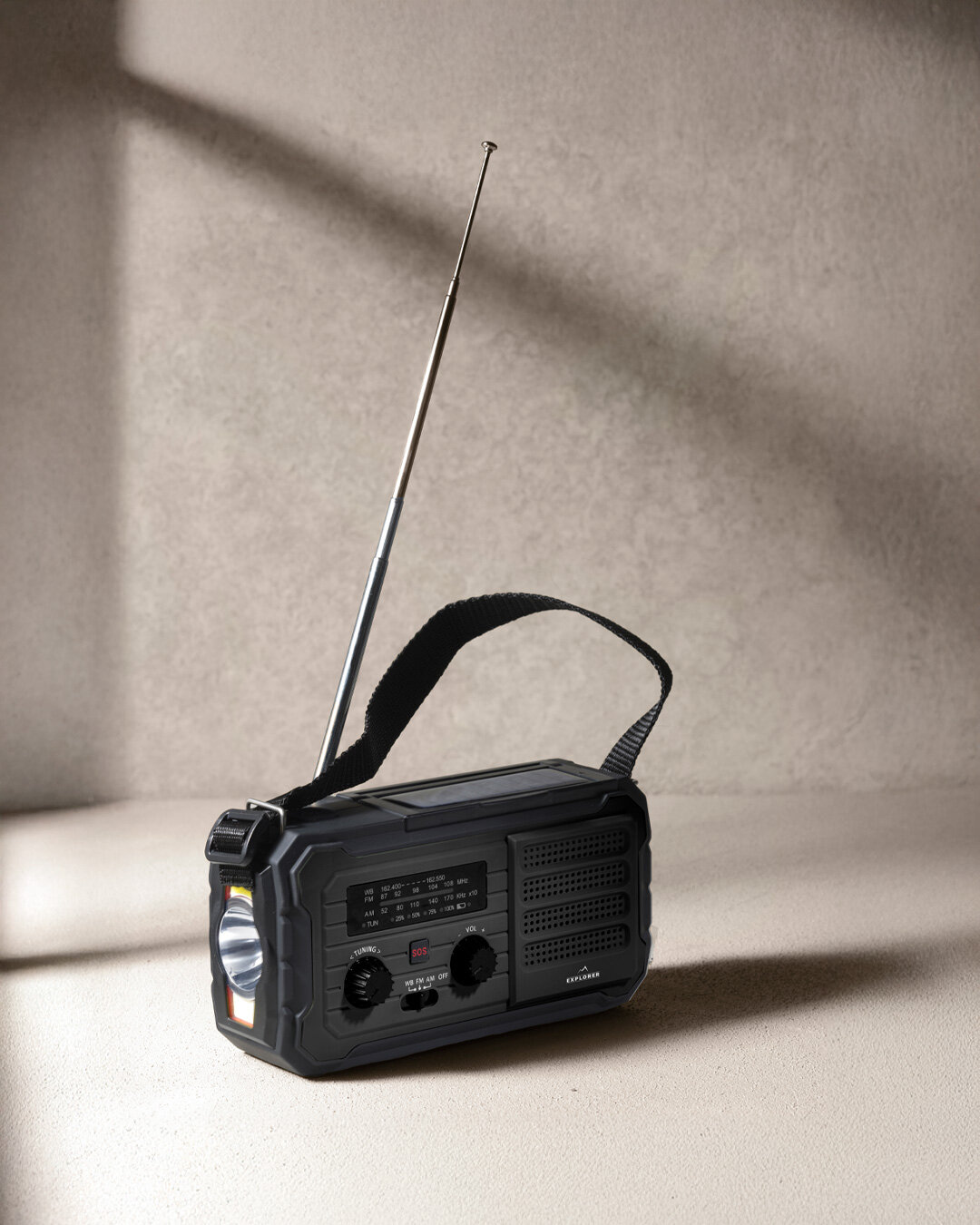 Nödradio med solceller och powerbank