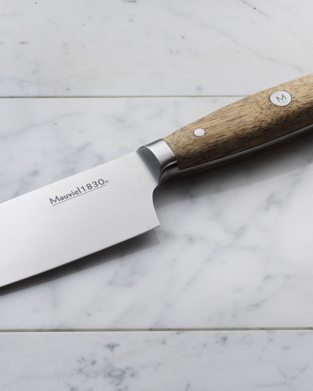 Skarp kokkekniv med trægreb - 20 cm