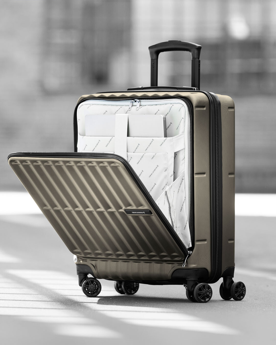 Eksklusiv kabinetrolley med smart PC-lomme