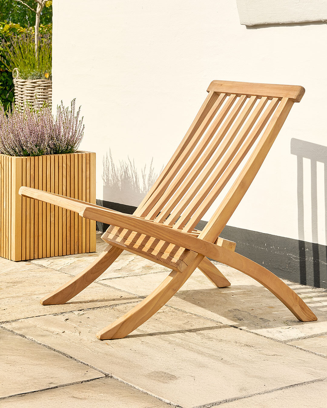 Elegant loungestol i teaktræ