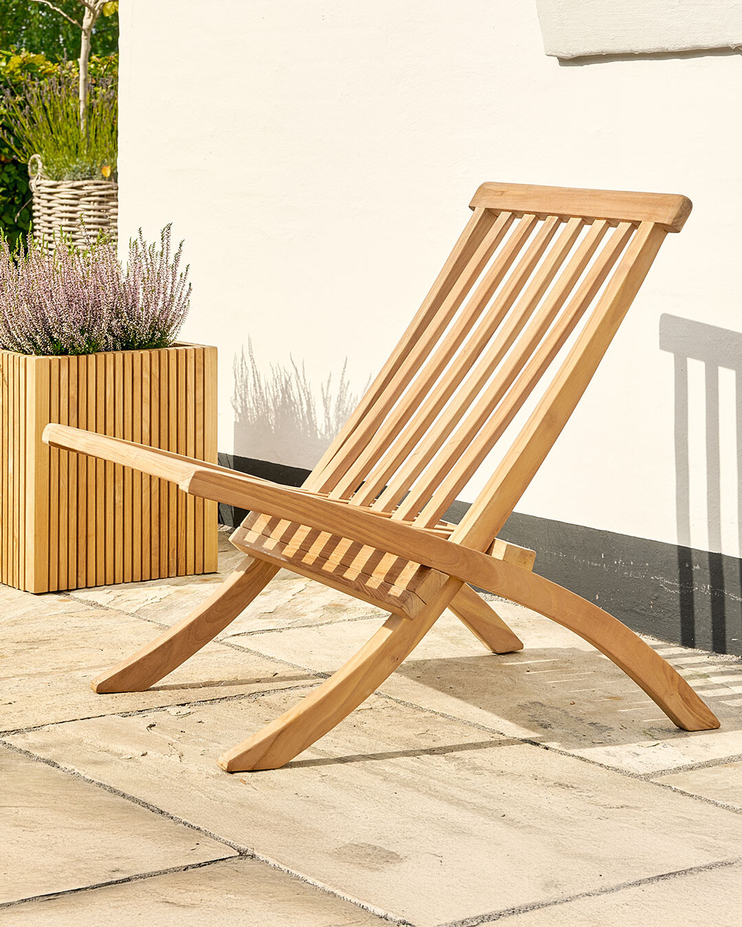 Elegant loungestol i teaktræ
