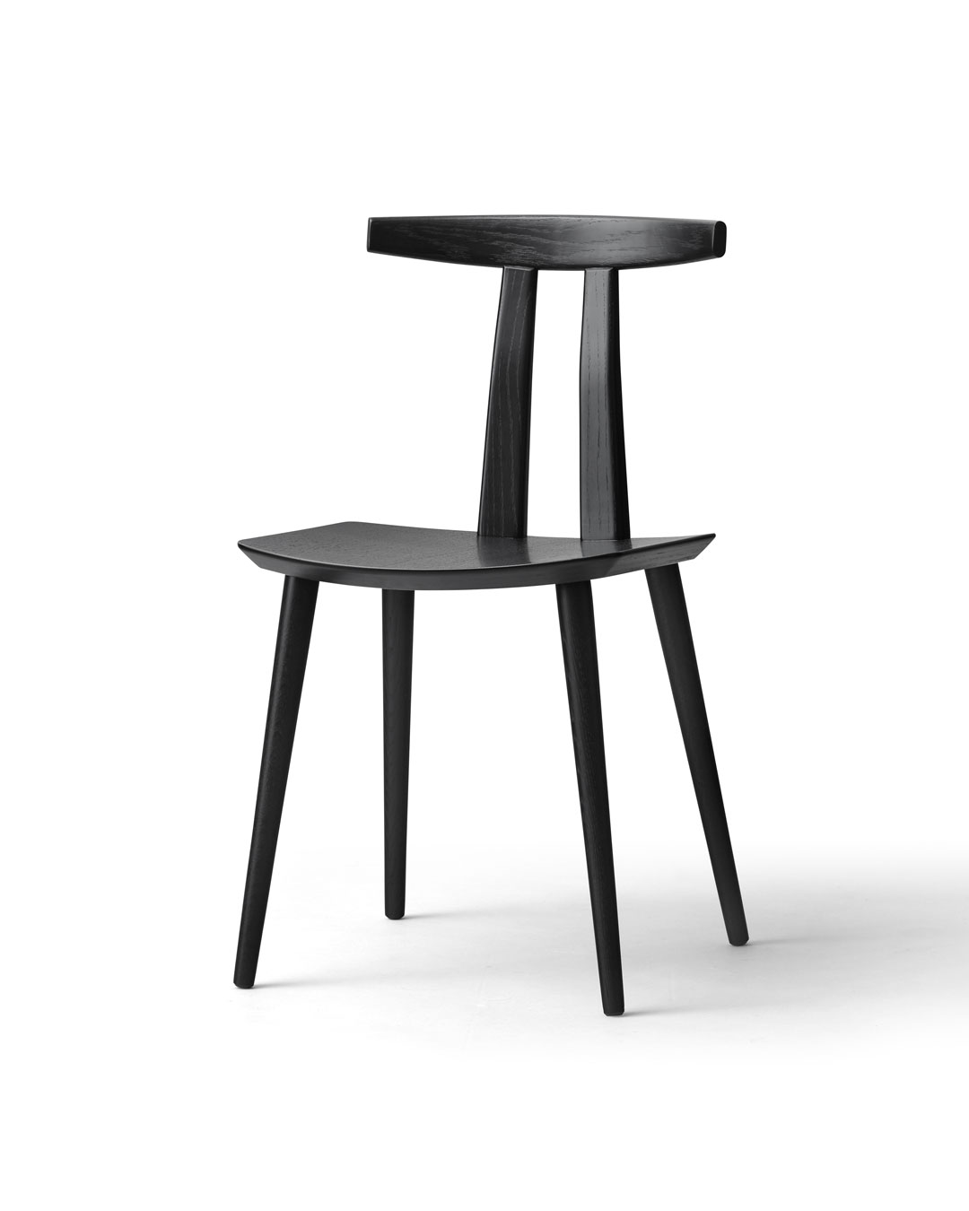 Dansk designklassiker i egetræ