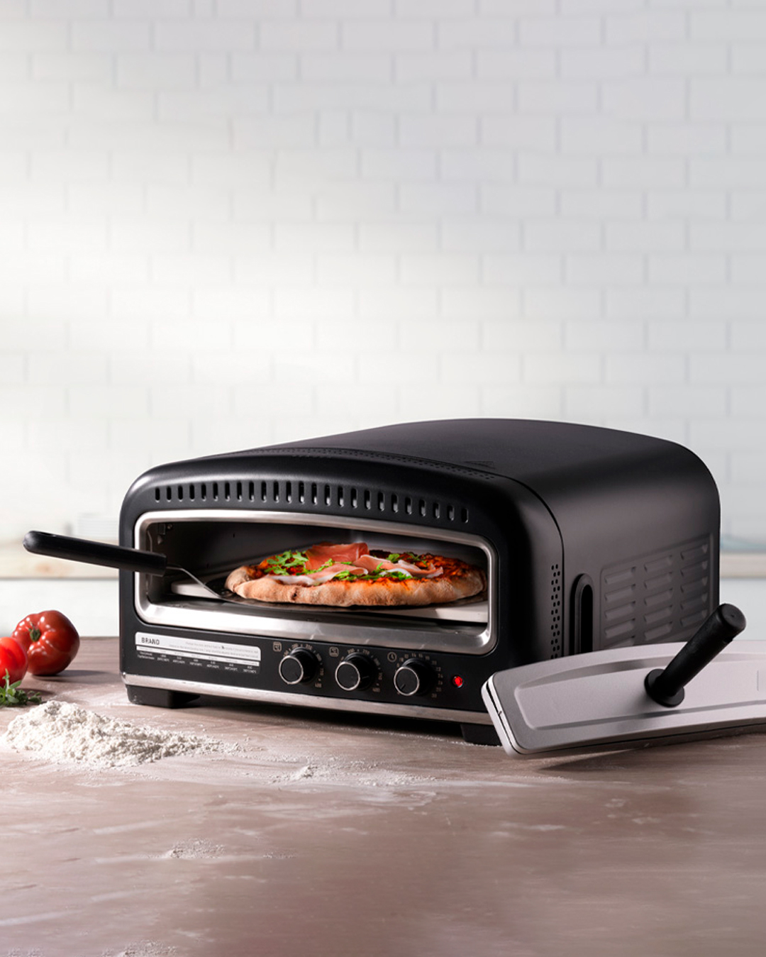 Rummelig pizzaovn med innovativ teknologi