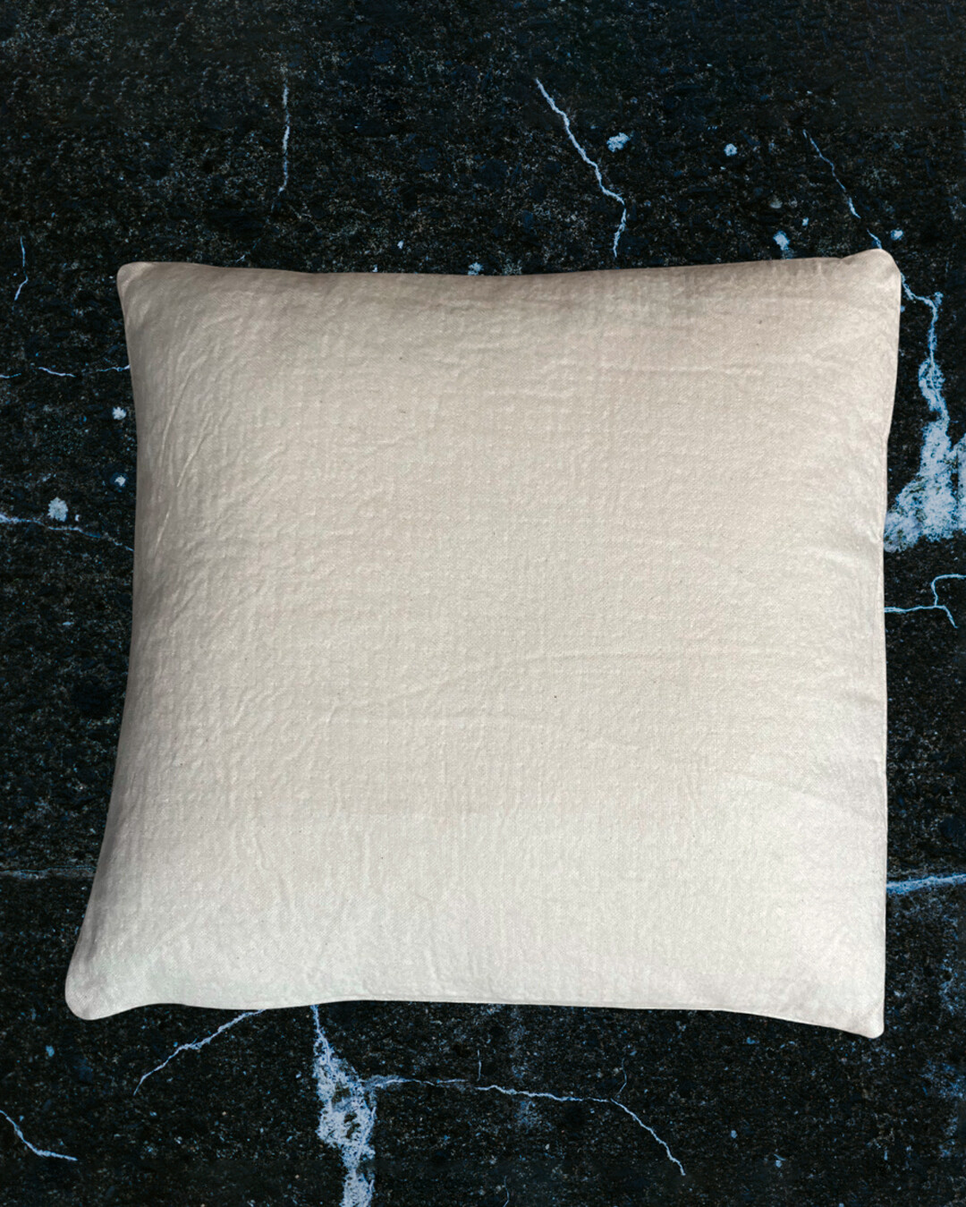 Elegant pyntepude fra Cotton Lover - 45x45 cm