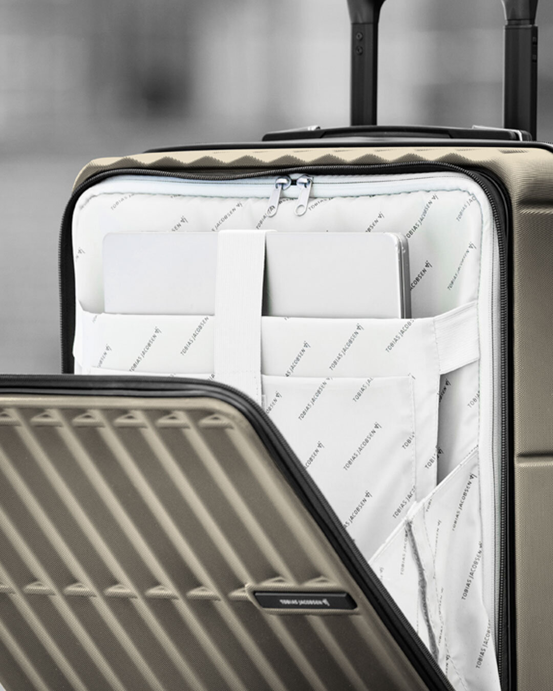 Eksklusiv kabinetrolley med smart PC-lomme