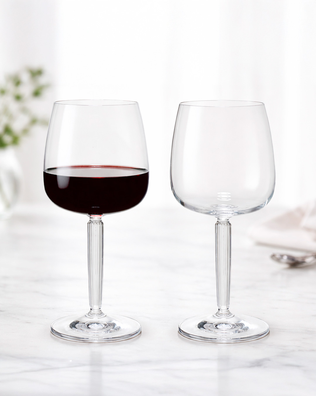Elegante rødvinsglas i moderne form - 2 stk