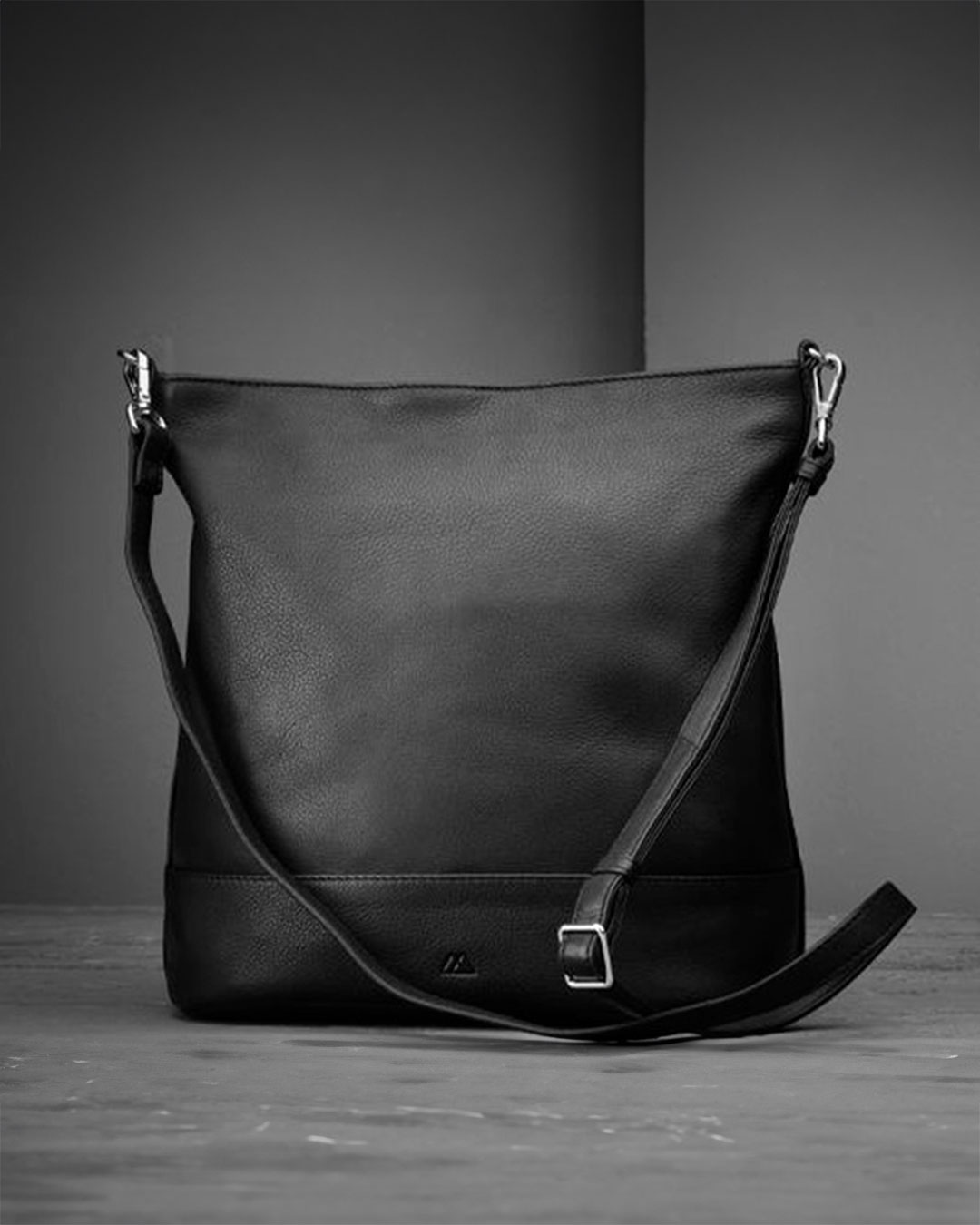 Skuldertaske i zero waste læder