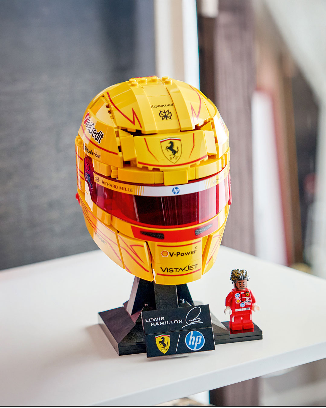 Byg en ikonisk Ferrari racerkørerhjelm