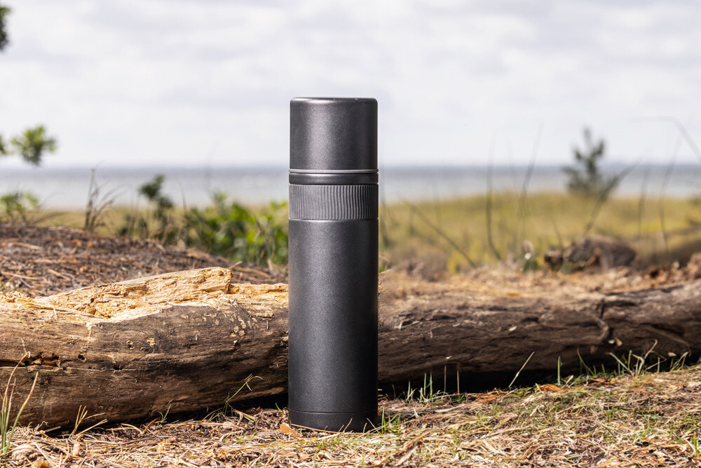 Solid termoflaska med kopp-lock från Explorer